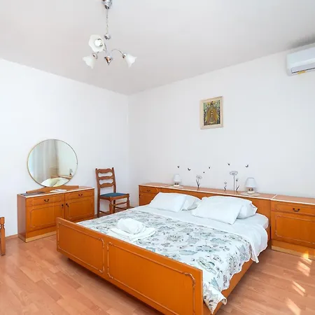 Apartment Luketa Primosten