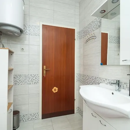 Luketa Apartment Primosten